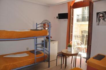 هتل Hostal Mayor