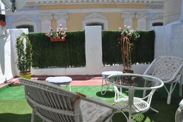 هتل Hostal Mayor