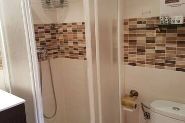 هتل Hostal Segovia Adults Only