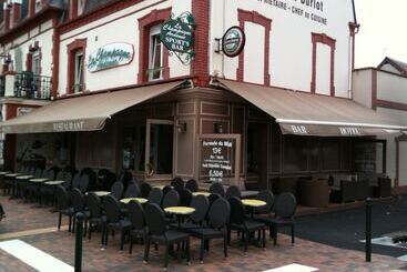هتل La Champagne Ardenne   Cabourg