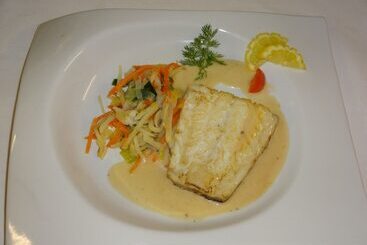 هتل La Champagne Ardenne   Cabourg