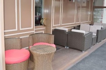 هتل La Champagne Ardenne   Cabourg