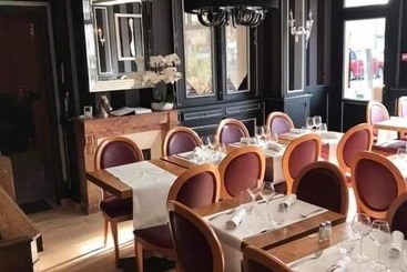 هتل La Champagne Ardenne   Cabourg