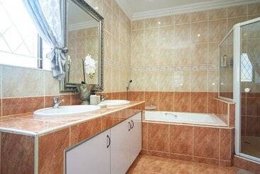 هتل La Loggia B&b