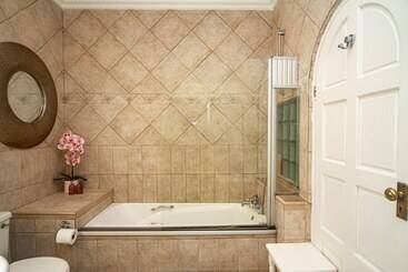 هتل La Loggia B&b