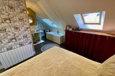 هتل Le Clos De La Chapelle Bayeux