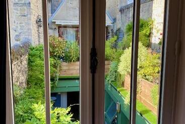 هتل Le Clos De La Chapelle Bayeux
