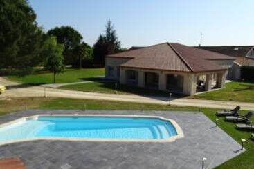 هتل Maison D Hôtes Villa Soleil