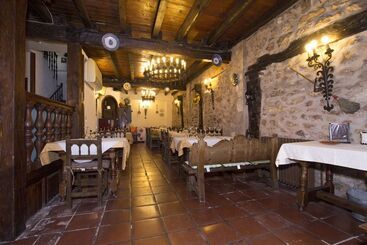 هتل Meson Casa De Guzman