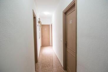 هتل Pension Alcala