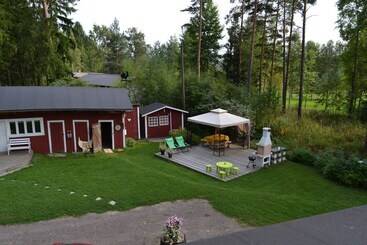 هتل Pikku Torppa Cottage