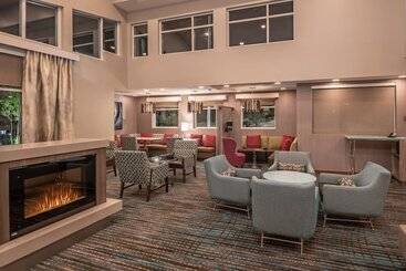 هتل Residence Inn By Marriott Dallas At The Canyon