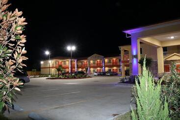 هتل Scottish Inn & Suites  Iah Airport