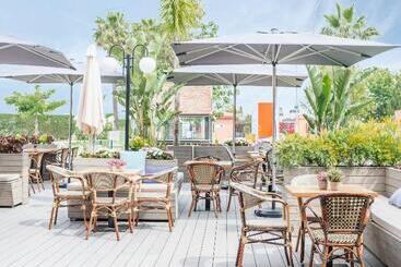 هتل Sevilla Green Suites