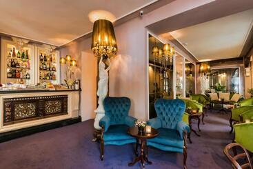 هتل The Town House  Adults Only
