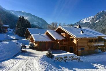 هتل Chalet Carnauba  Alpine Descents