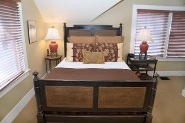 هتل Lara House Bed And Breakfast