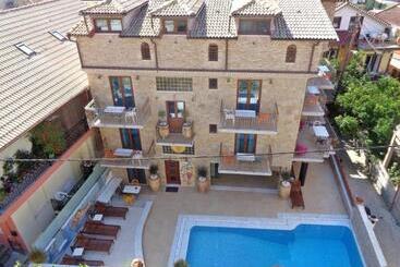هتل Leda Suites