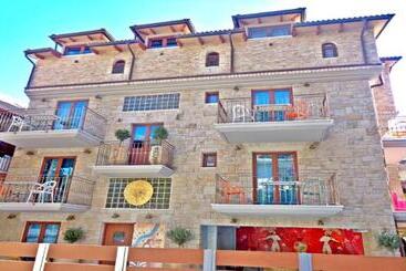 هتل Leda Suites
