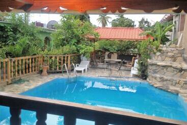 هتل My Auberge Inn Jacmel