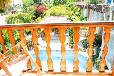 هتل My Auberge Inn Jacmel