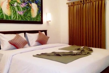 هتل Santai Homestay
