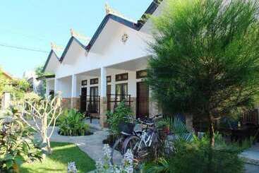 هتل Santai Homestay