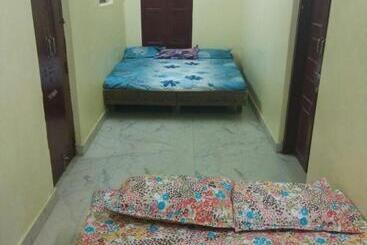 هتل Raghavi Tourist Home