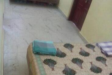 هتل Raghavi Tourist Home