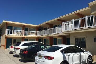 هتل Seahorse Inn