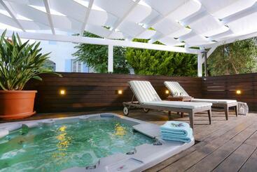 هتل Stelia Mare Boutique