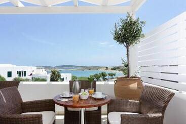 هتل Stelia Mare Boutique