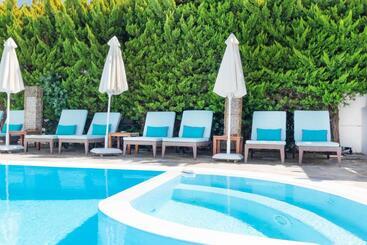 هتل Stelia Mare Boutique