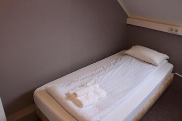 هتل Welcome Riverside Guesthouse