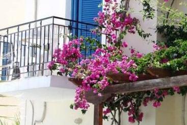 Lianos Hotel Apartments