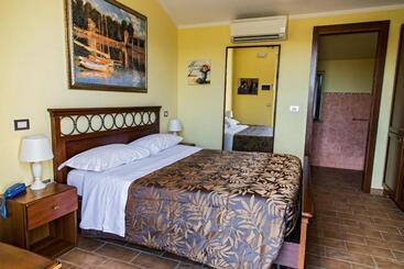هتل Agriturismo B&b Le Gazze