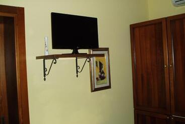 هتل Agriturismo B&b Le Gazze