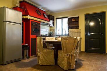هتل Agriturismo B&b Le Gazze