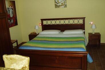 هتل Agriturismo B&b Le Gazze