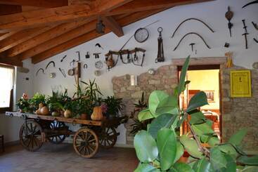 هتل Agriturismo Corte Maccini