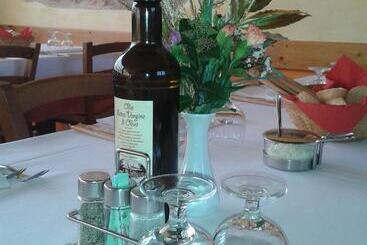 هتل Agriturismo Corte Maccini