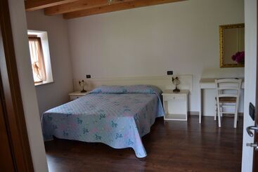 هتل Agriturismo Corte Maccini