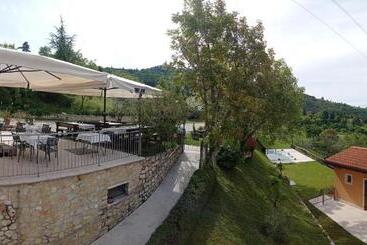 هتل Agriturismo Corte Maccini