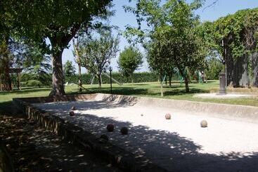 هتل Agriturismo La Pisana