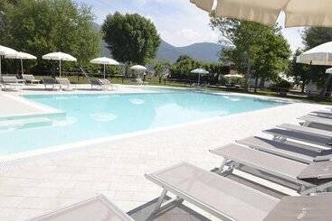 هتل Agriturismo La Pisana