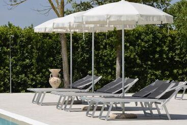 هتل Agriturismo La Pisana