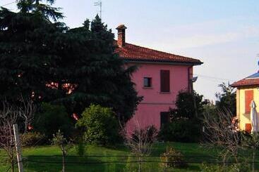 هتل Agriturismo La Prosciutta