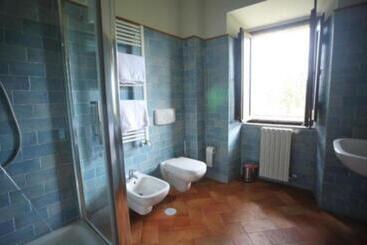 هتل Antico Borgo La Commenda