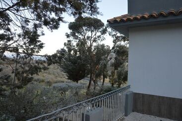 هتل B&b Maison Blanche