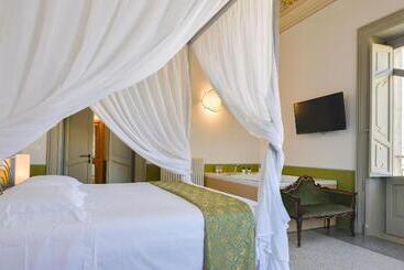 هتل B&b Raro  Liberty